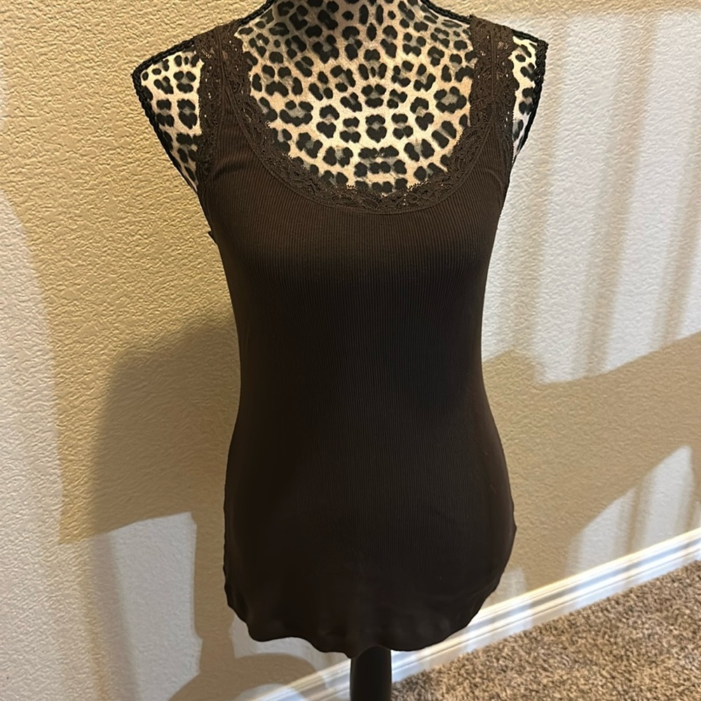 Women’s Apt 9 set of 2 tank tops with lace, size M, one black, one brown